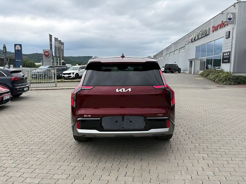Kia EV9 (2025) 7P 4x4 GT 374 KW + 99,8 KWH MY - fotka 6 z 38