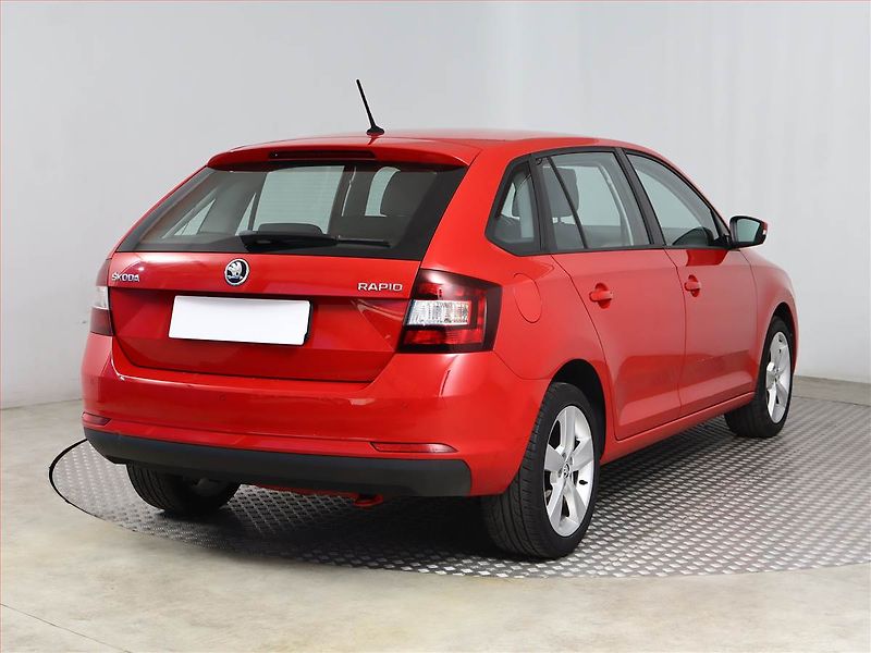 Škoda Rapid (2018) 1.0 TSI, Park. senzory - fotka 5 z 12