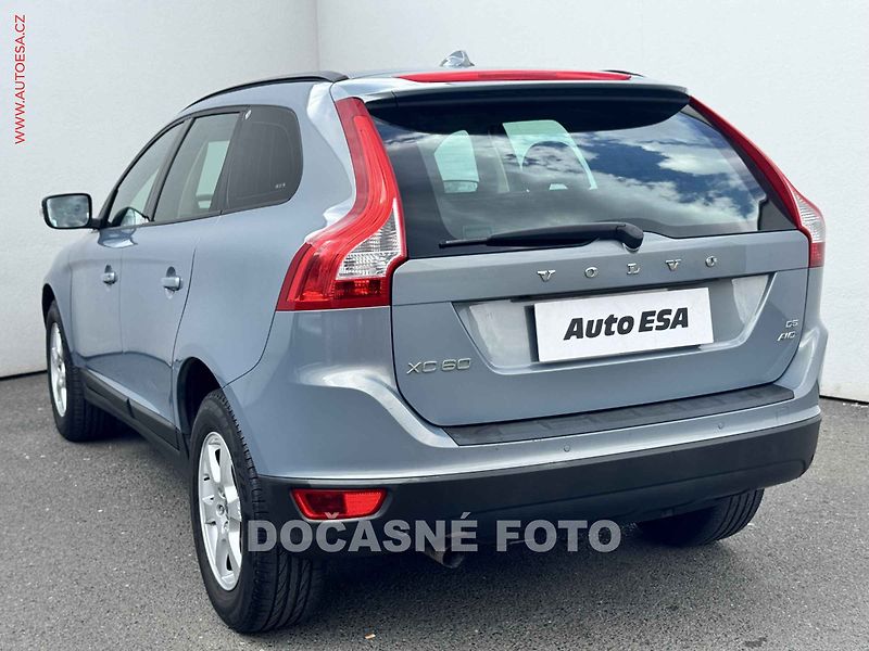 Volvo XC60 (2009) 2.4D AWD, AT, park.čidla - fotka 6 z 15