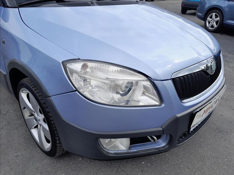Škoda Roomster 1,6 i 77kW SCOUT MOTOR K.O. - fotka 10 z 43