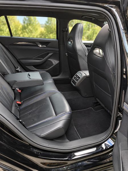 Volkswagen Passat 2.0tdi R line DSG kombi  - fotka 7 z 9