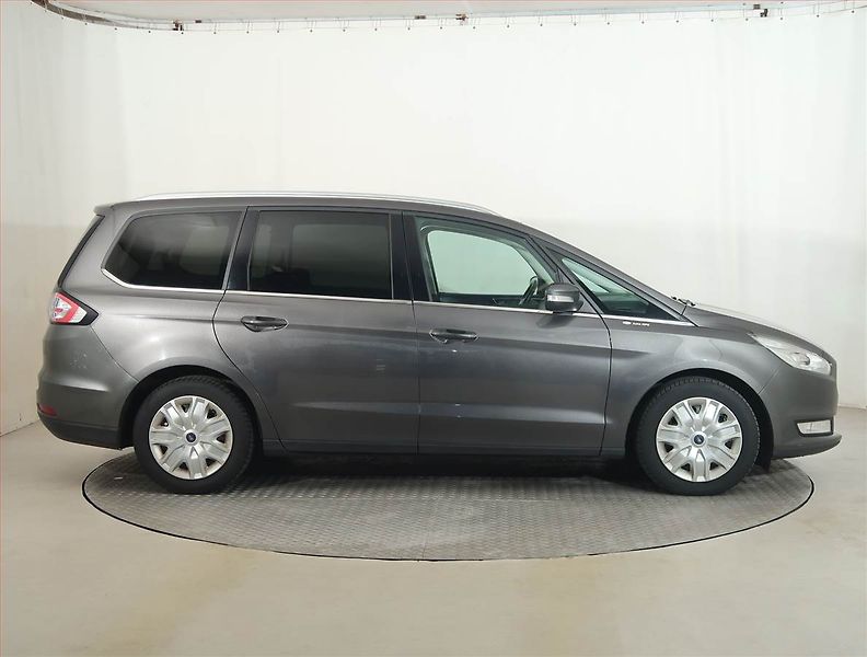 Ford Galaxy (2016) 2.0 TDCi, 4X4, 7 míst - fotka 6 z 17