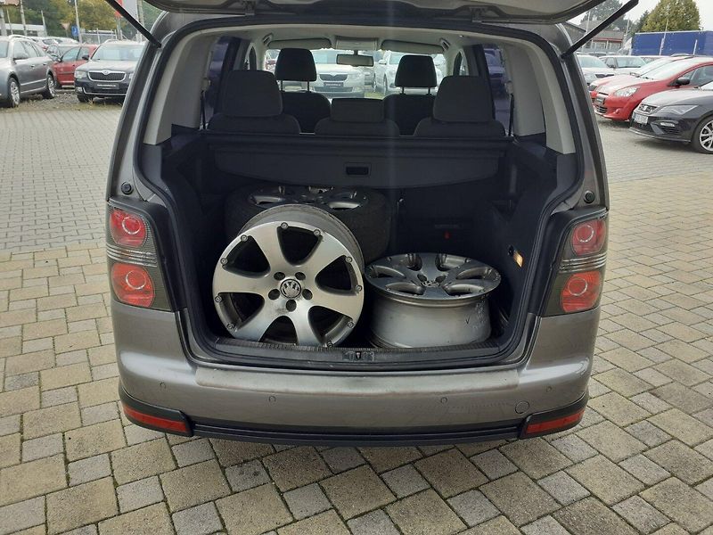 Volkswagen Touran (2007) Cross 2.0 TDi - fotka 20 z 32