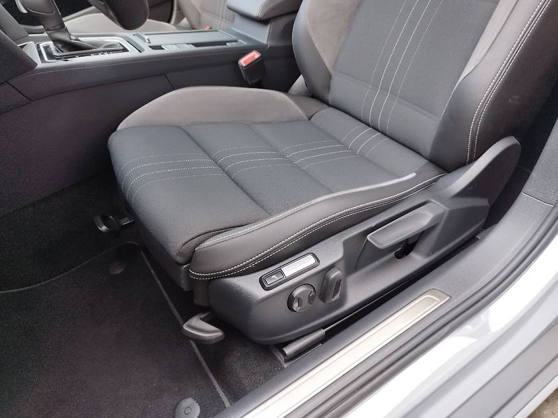 Volkswagen Passat (2022) Alltrack,2.0 TDI,147kW,DSG,4Mo - fotka 15 z 23