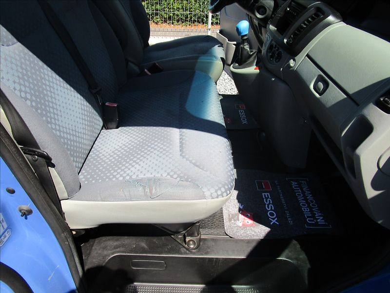 Renault Trafic 2.0dCi 115 L2H1, 6 míst - fotka 17 z 45