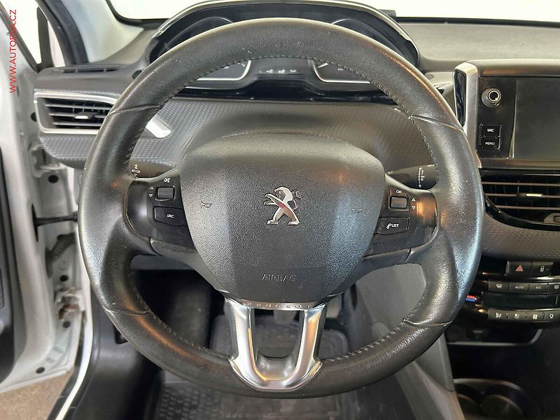 Peugeot 2008 (2018) 1.2PT, 1.maj,ČR, AC, tempo - fotka 15 z 15
