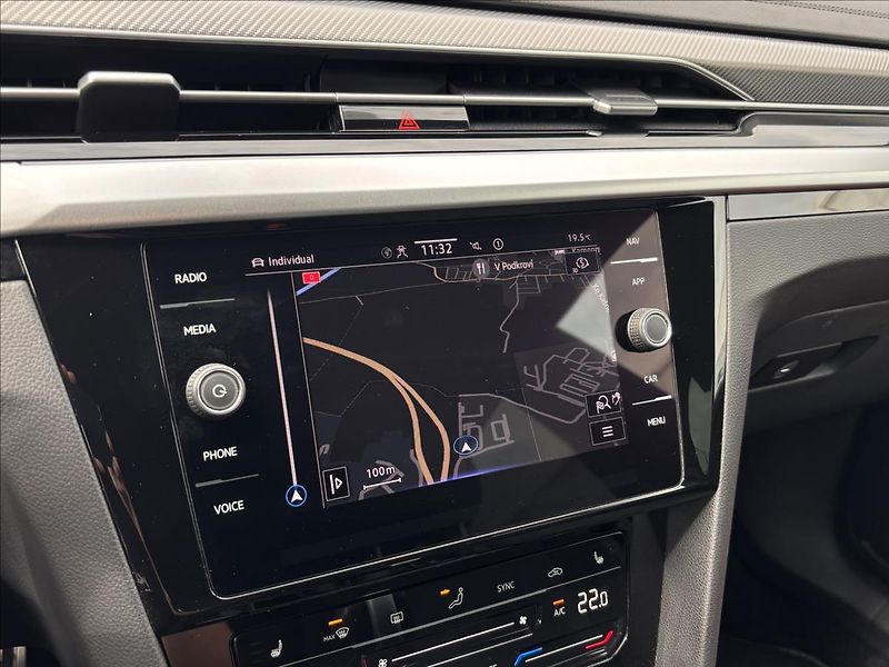 Volkswagen Arteon 2,0 TSI R-Line 206kW DSG - fotka 30 z 38