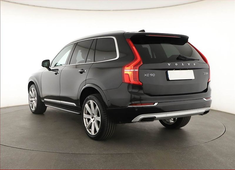Volvo XC90 (2015) D5 AWD, 4X4, Automat, 7 míst - fotka 4 z 20