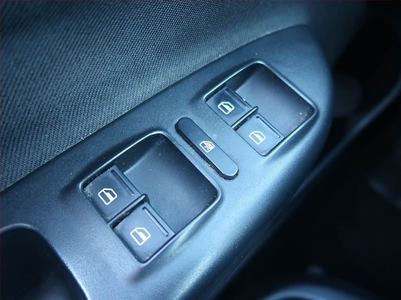 Škoda Octavia (2011) 1.6 TDI, Automat, Serv.kniha - fotka 17 z 17