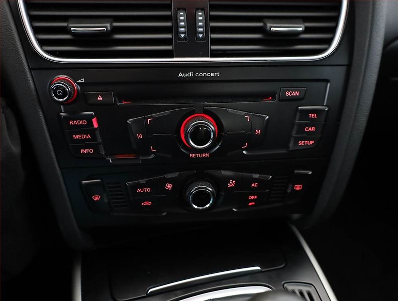 Audi A4 (2010) 2.0 TDI, nová STK, jezdí dobře - fotka 10 z 18