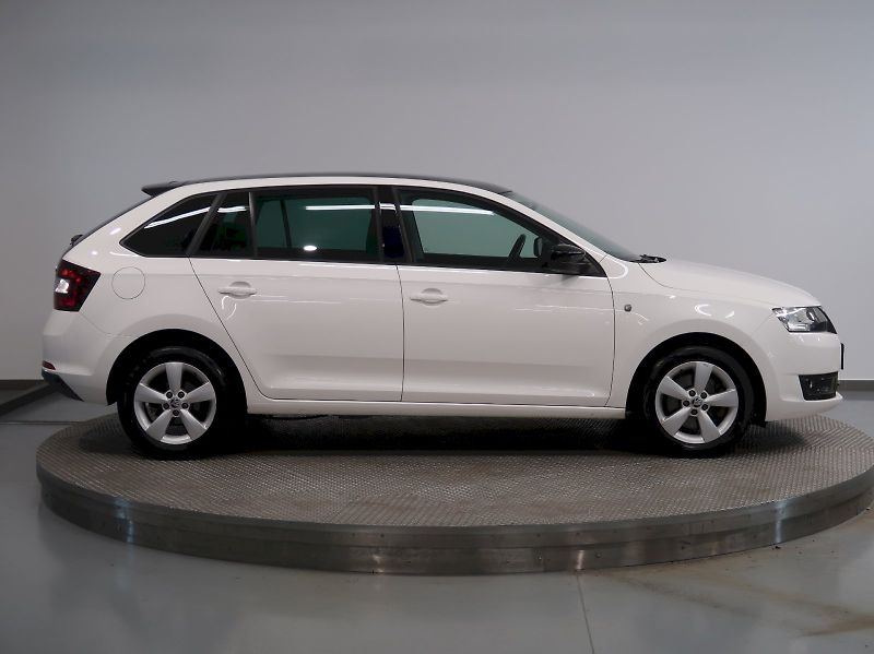 Škoda Rapid (2015) AMBITION 1.2TSI 77KW PANORAMA - fotka 8 z 28