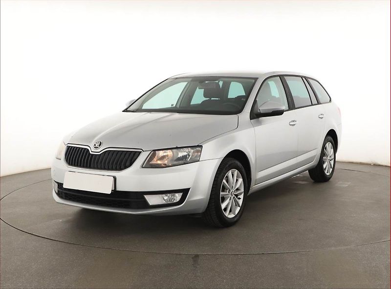 Škoda Octavia (2014) Ambition 1.6 TDI, Serv.kniha - fotka 2 z 13