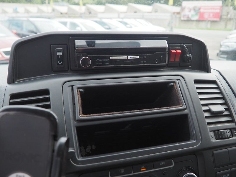 Volkswagen Transporter (2011) 2.0 TDI, 132 kW, Obytné - fotka 27 z 30