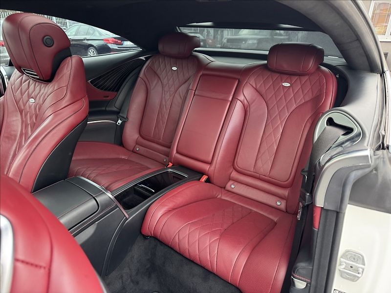 Mercedes-Benz Třídy S S 560 AMG 4Matic Kupé - fotka 32 z 34
