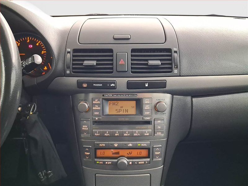 Toyota Avensis (2009) 2.0 D-4D, po STK, jezdí dobře - fotka 12 z 18