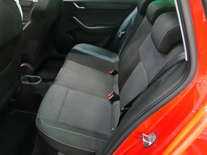Škoda Rapid - fotka 21 z 22