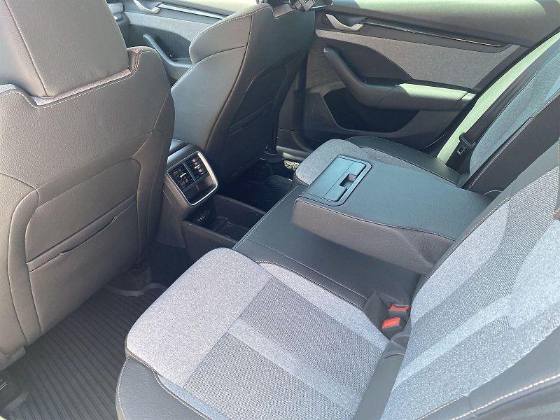 Škoda Octavia (2025) 1.5 TSI M-HEV DSG Top Selectio - fotka 8 z 34