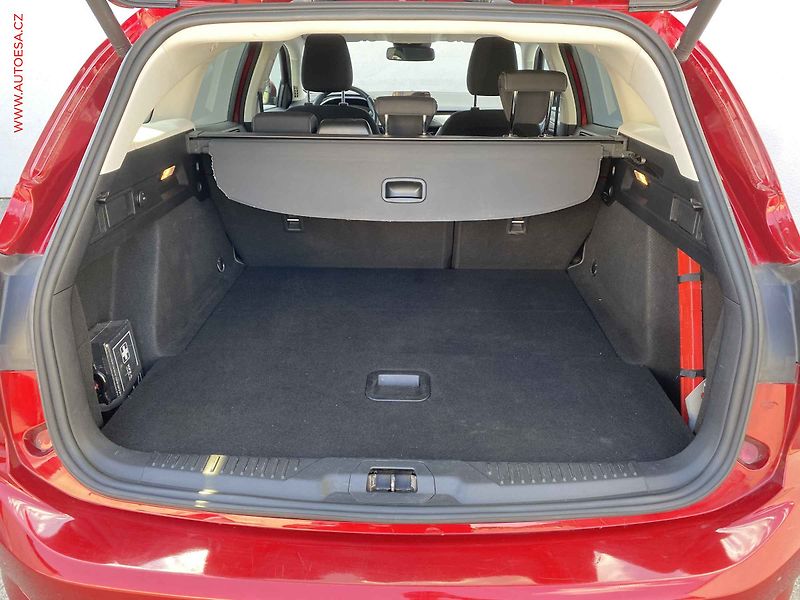 Ford Focus (2020) 2.0TDCi, Titanium, LED, navi - fotka 7 z 18