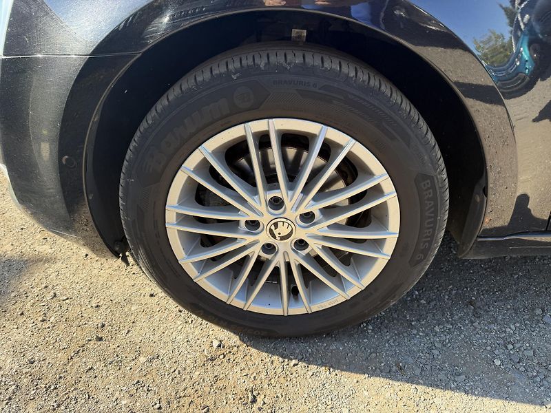 Škoda Octavia (2013) 1.2 TSI 77kw ELEGANCE REZERVAC - fotka 21 z 23