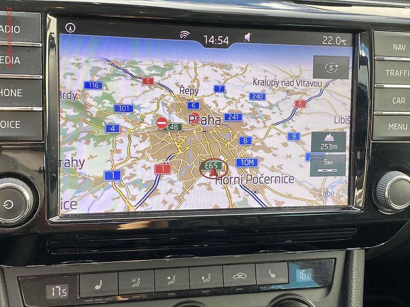Škoda Superb (2016) 2.0 TDi, Style, bixen, kamera - fotka 16 z 17