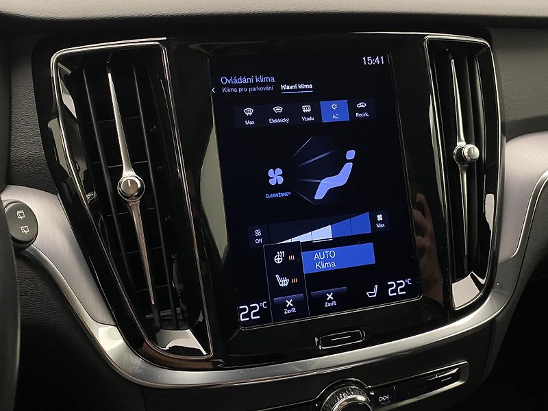 Volvo V60 D3 MOMENTUM AUT REZERVACE - fotka 36 z 39
