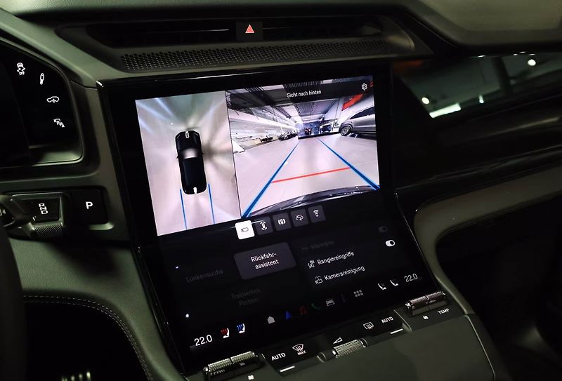 Porsche Cayenne Electric HuD Pano 360 HD-Matri - fotka 18 z 27