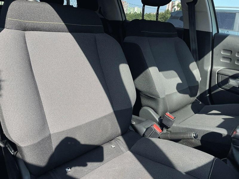 Citroën C3 (2017) 1.2 PureTech,Feel,60kW,1.Maj,Č - fotka 31 z 35