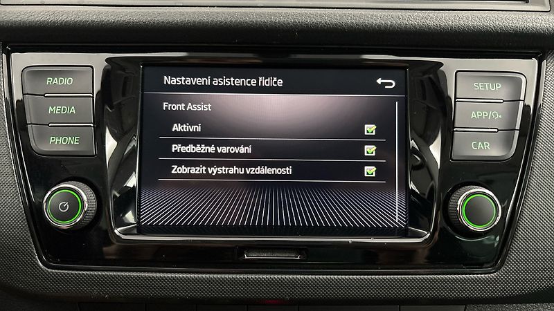 Škoda Fabia 1.0 TSI Black Combi - fotka 23 z 23