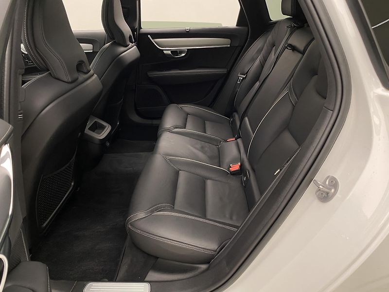 Volvo V90 B4 BRIGHT PLUS AUT - fotka 5 z 63