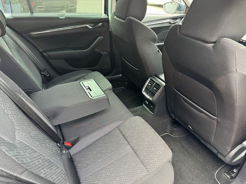 Škoda Octavia (2023) 2.0TDi DSG Ad.LED Webasto - fotka 23 z 50