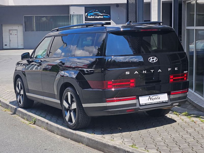 Hyundai Santa Fe 1.6 T-GDi PHEV 4X4 A/T, Style - fotka 3 z 52