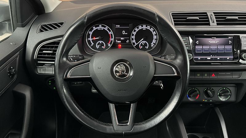 Škoda Fabia 1.0 TSI Ambition Combi - fotka 9 z 24