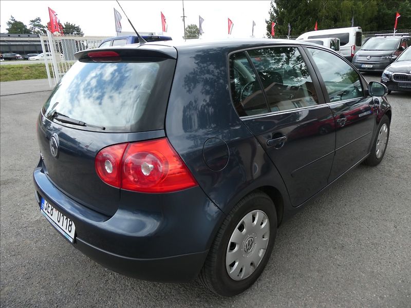 Volkswagen Golf 1,4 i16V serviska,ČR,2.majitel - fotka 9 z 49