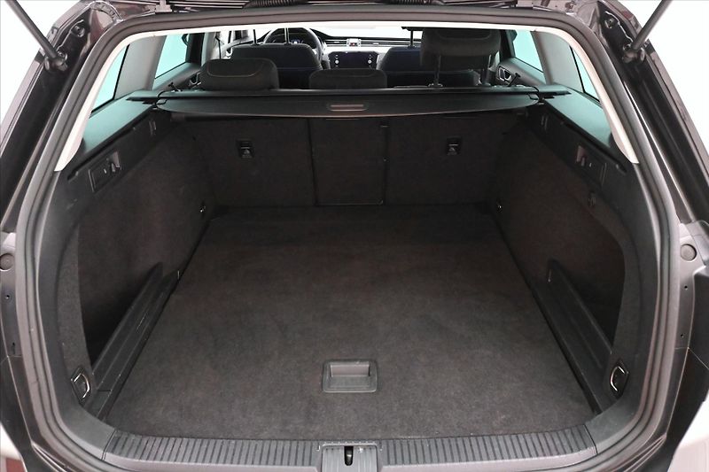 Volkswagen Passat 2,0 TDI 110 kW DSG Business Zá - fotka 10 z 31