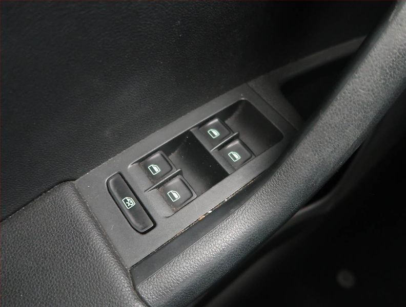 Škoda Octavia (2013) Ambition Plus 2.0 TDI, Automat - fotka 16 z 20