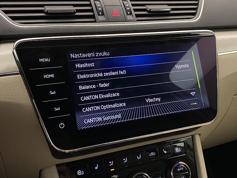 Škoda Superb COMBI 2.0TDI L&K DSG CZ - fotka 55 z 64