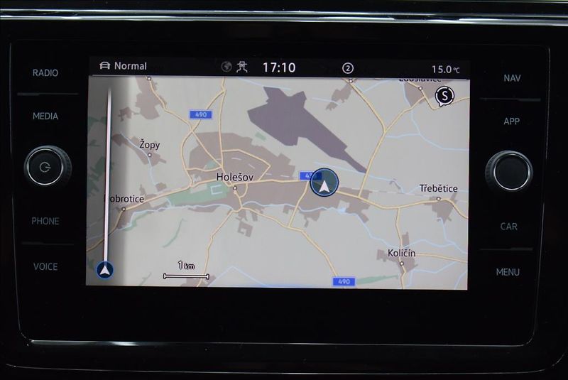 Volkswagen Touran 2,0 TDi, 7-míst,DSG,NAVI,KŮŽE, - fotka 22 z 41