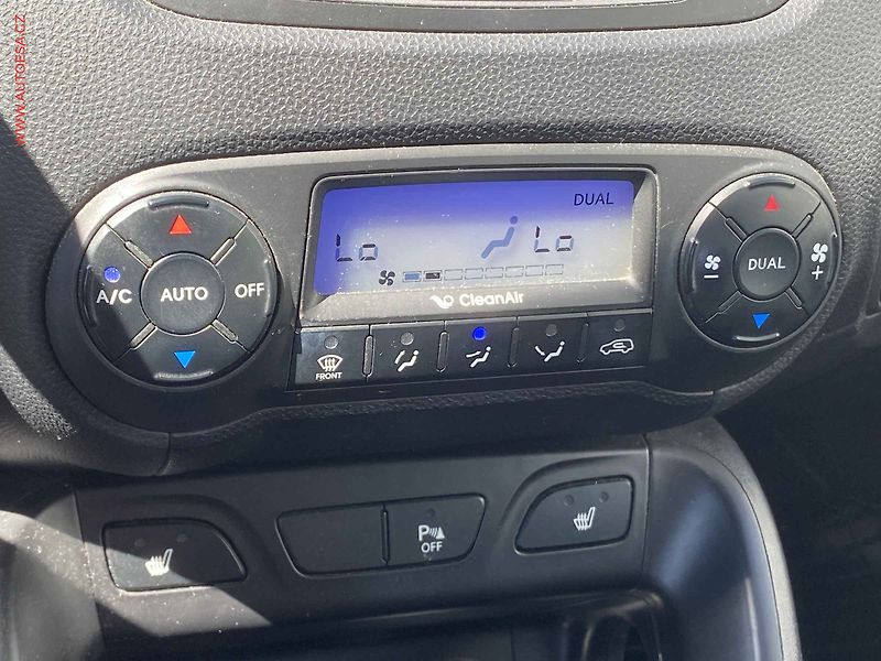 Hyundai ix35 (2012) 1.7 CRDi, ČR, AC, panor - fotka 16 z 18