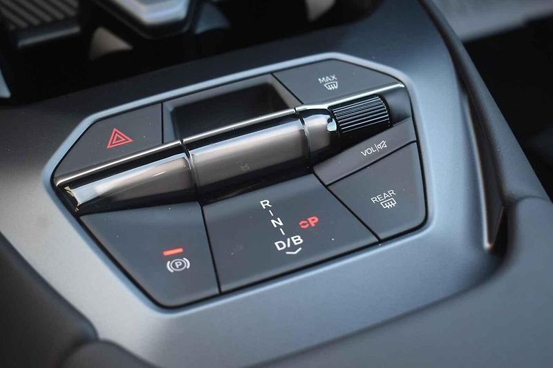 BMW iX3 je rozhodně dostatečně velký rodinný elektromobil.
