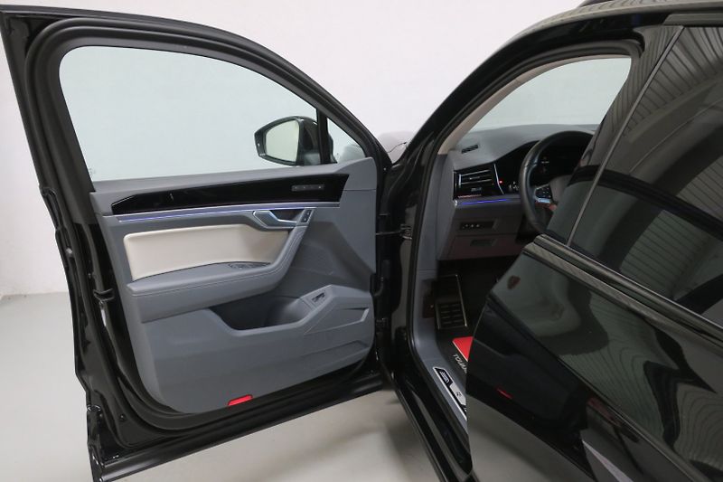Volkswagen Touareg (2024) R-LINE 3,0TDI 210kW TOP VÝBAVA - fotka 10 z 50