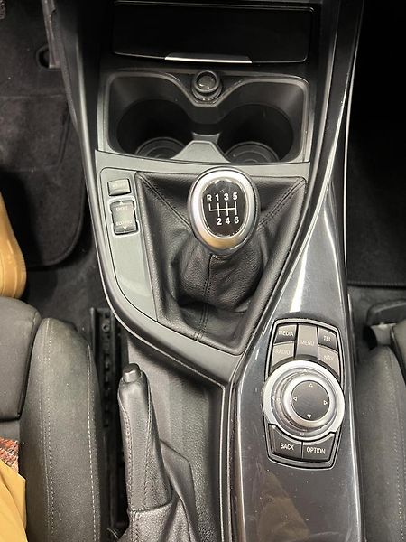 BMW Řada 1 114D SPORT 1.6D 70kW - fotka 14 z 15