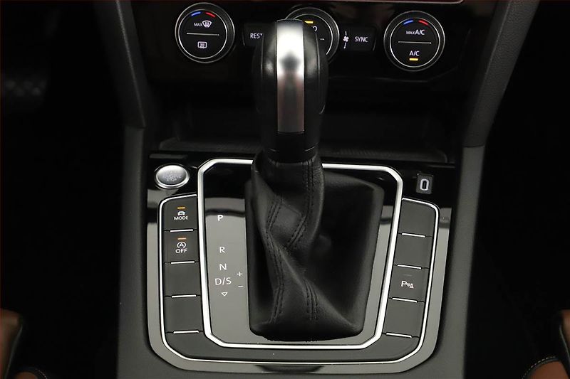 Volkswagen Passat (2019) 2.0 BiTDI - fotka 10 z 23