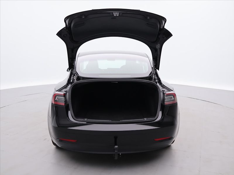 Tesla Model 3 Std Range Plus 52kWh - fotka 9 z 27