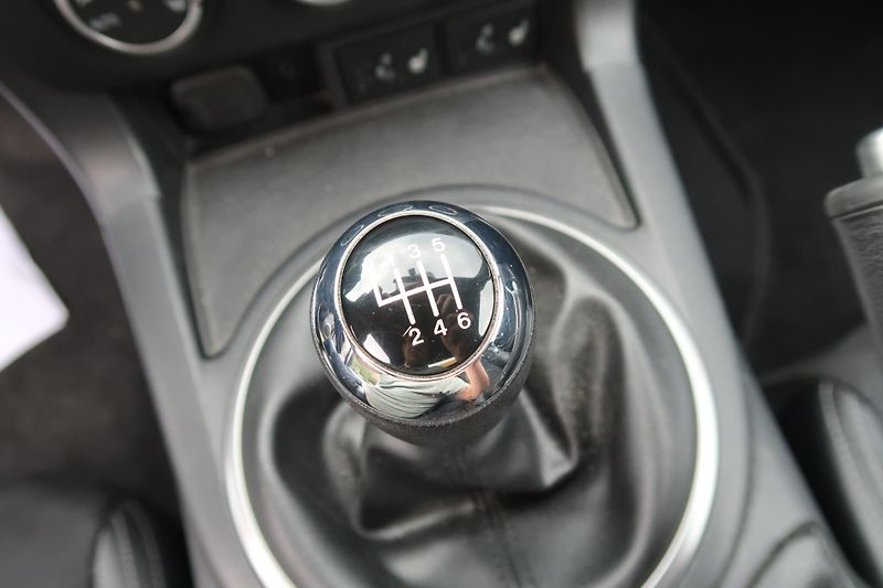 Mazda MX-5 (2010) 2,0G 118 kW Recaro, hardtop - fotka 19 z 32