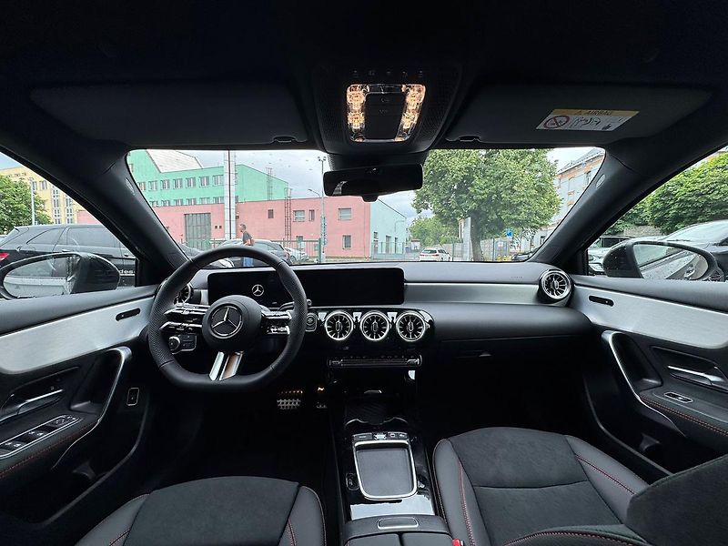 Mercedes-Benz Třídy A A 250 e AMG Premium paket demo - fotka 14 z 33
