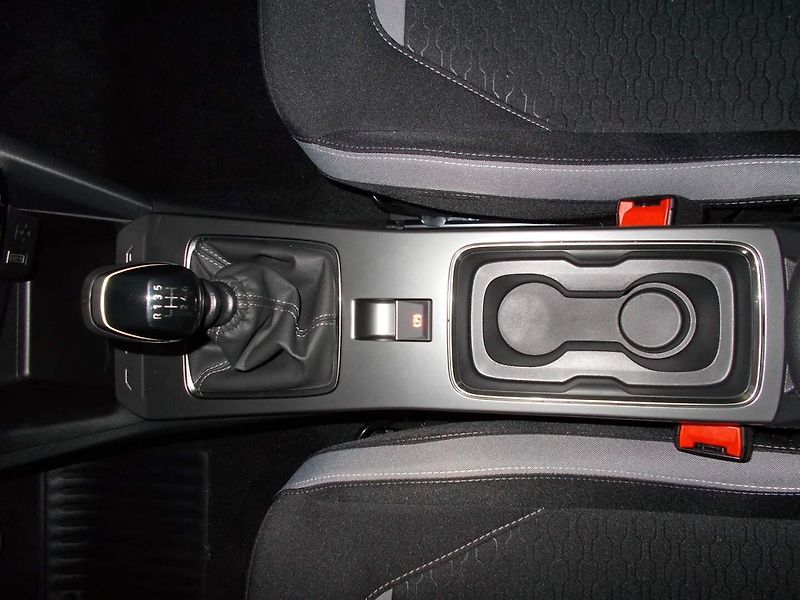 Opel Mokka (2026) HIT 1.2 TURBO (100kW/136k) MT6 - fotka 17 z 28