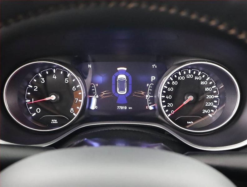 Jeep Compass (2019) 1.4 MultiAir, 4X4, Automat - fotka 11 z 25