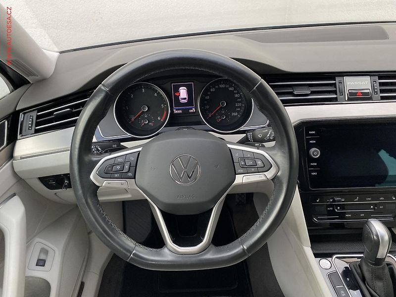 Volkswagen Passat (2022) 2.0 TDI, ČR, Elegance, DSG - fotka 11 z 19