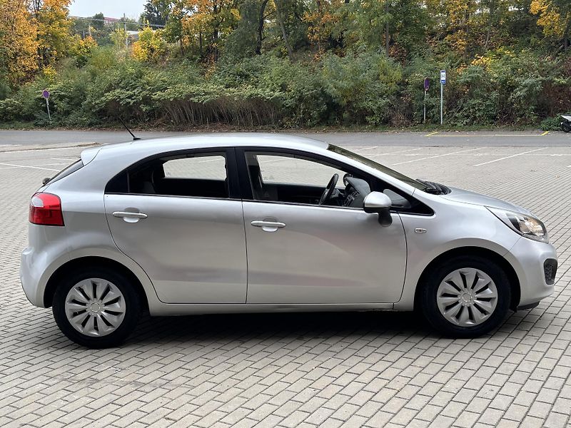 Kia Rio (2015) 1.2i 63kw  - fotka 6 z 18