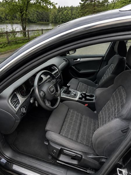Audi A4 Avant (2014) AUDI A4 AVANT 2.0 TDI 100 kW  - fotka 8 z 12
